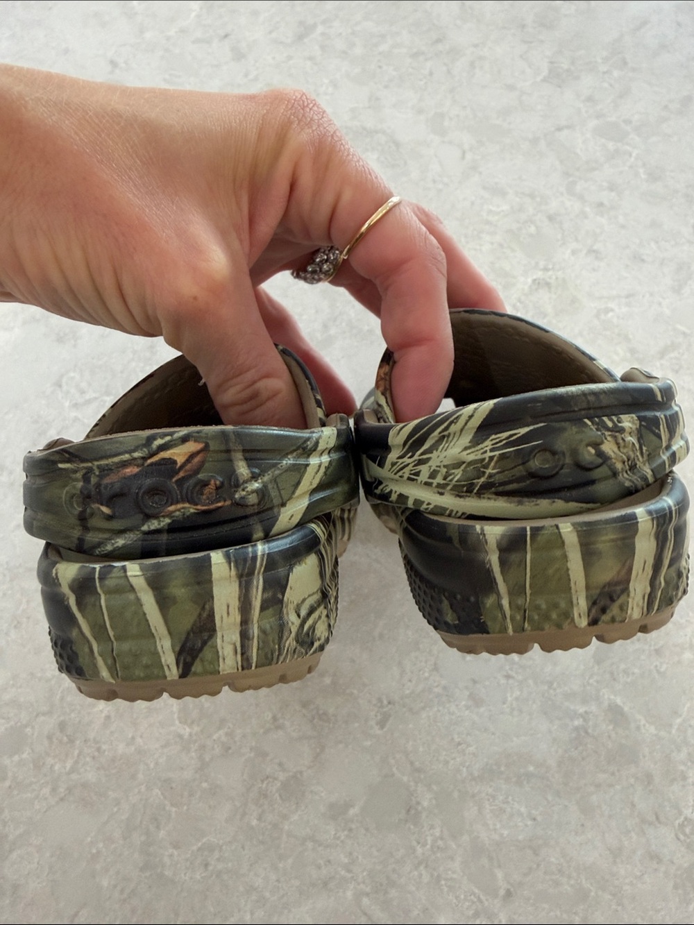 CROCS Kids Clog in Green Camo Print - Picture 3 of 5